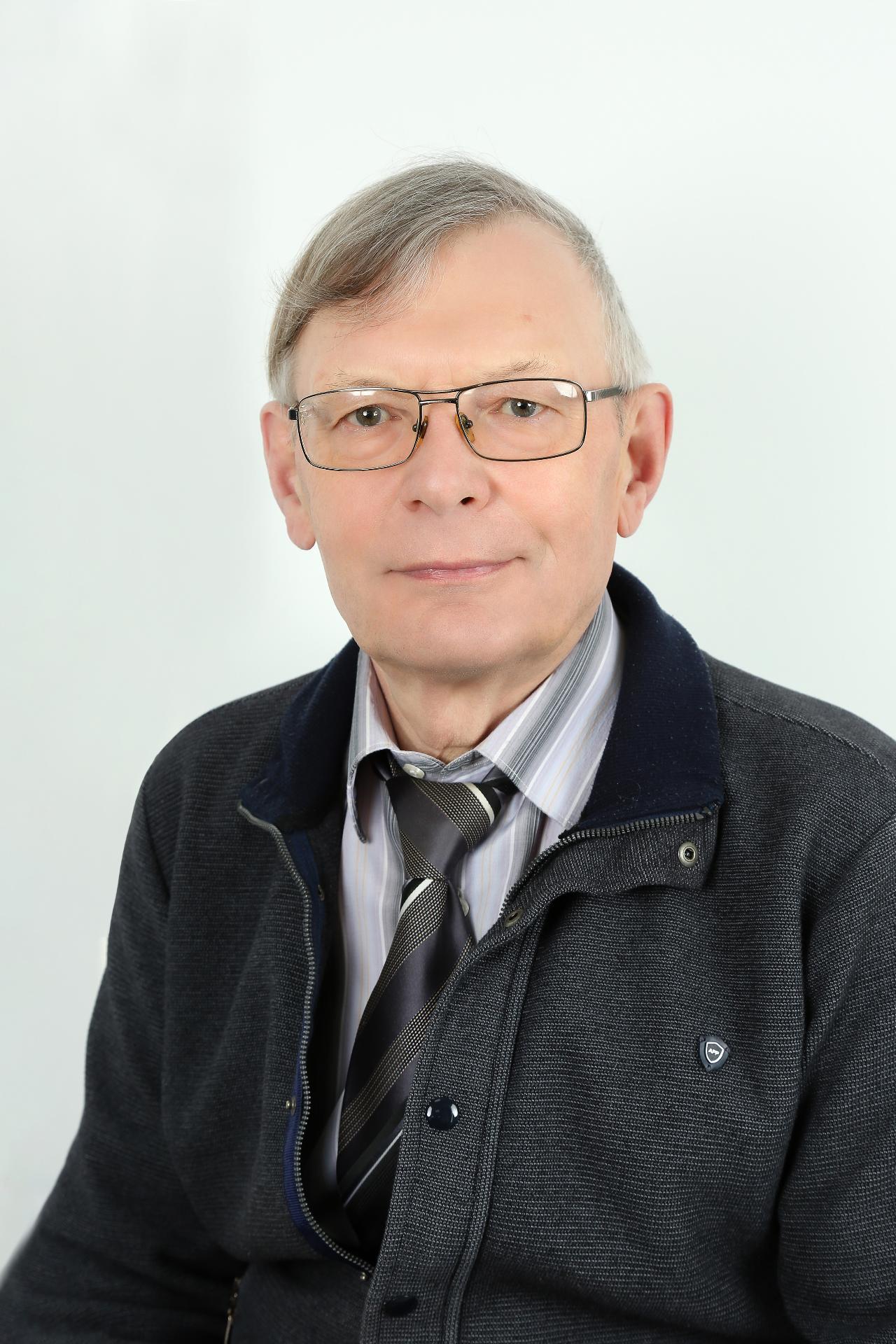 Иван Витальевич Попов.